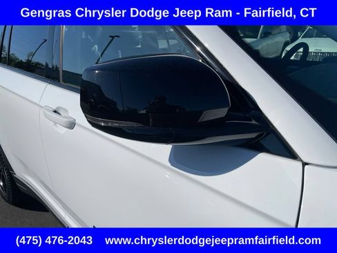Certified 2023 Jeep Grand Cherokee L Limited w/ Black Appearance Package AWD/4WD image 9