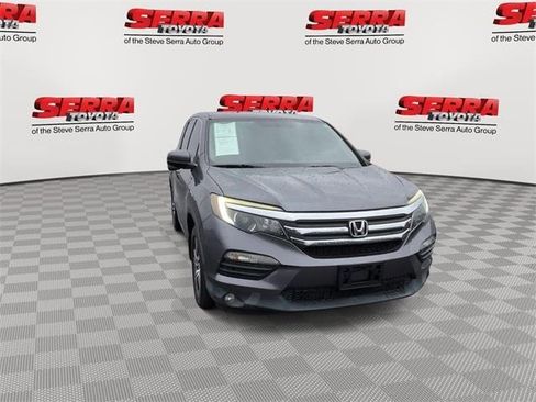 Used 2017 Honda Pilot EX image 4