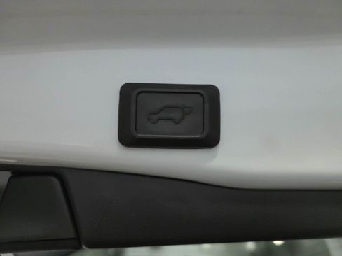 Used 2020 Toyota RAV4 XLE w/ Convenience Package AWD/4WD image 37