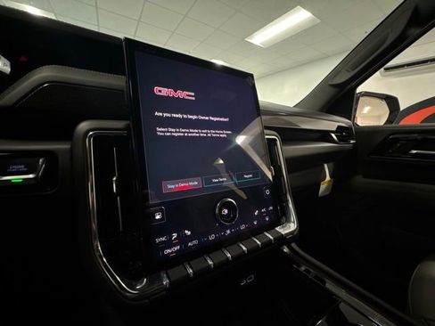New 2026 GMC Yukon Elevation w/ LPO, Elevation Black Package RWD image 18