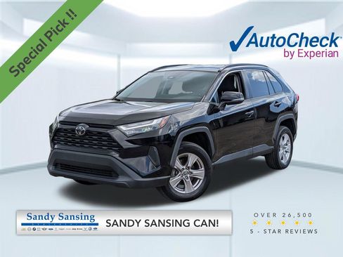 Used 2022 Toyota RAV4 XLE image 1