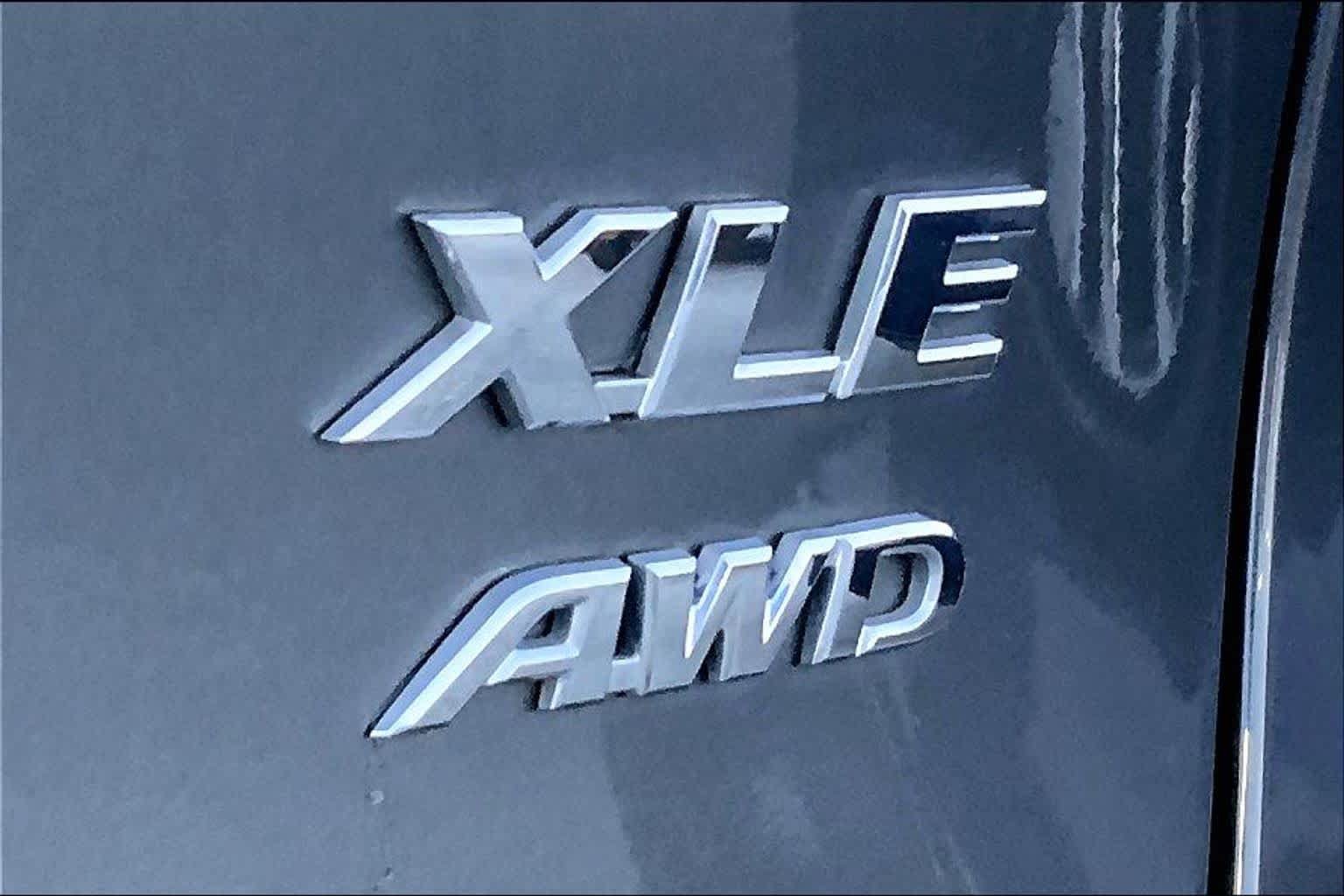 Used 2023 Toyota RAV4 XLE AWD/4WD image 9
