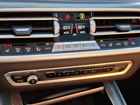 Used 2021 BMW X5 xDrive40i w/ M Sport Package image 16