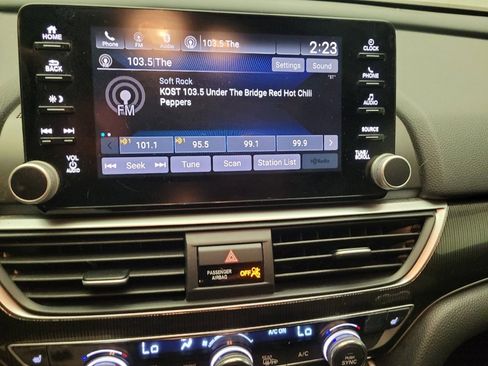 Used 2018 Honda Accord Sport image 25