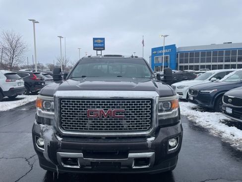 Used 2015 GMC Sierra 2500 Denali w/ Duramax Plus Package image 6