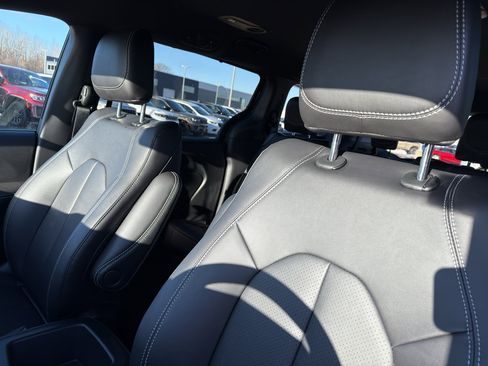 New 2026 Chrysler Voyager LX image 26