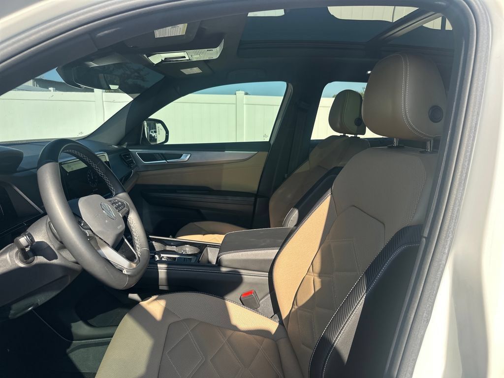 Used 2024 Volkswagen Atlas Cross Sport SE AWD/4WD image 9
