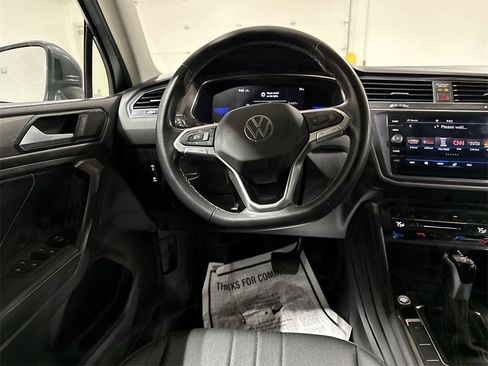 Used 2023 Volkswagen Tiguan SE image 19