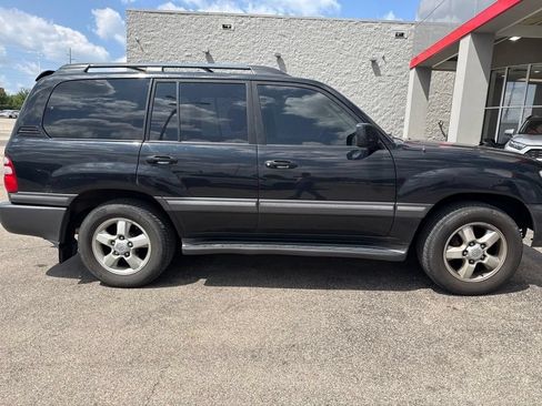 Used 2004 Toyota Land Cruiser AWD/4WD image 2