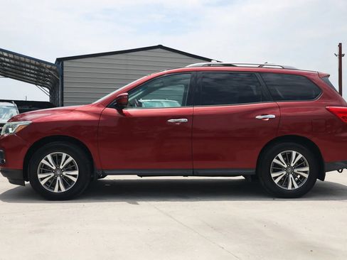 Used 2017 Nissan Pathfinder S FWD image 3