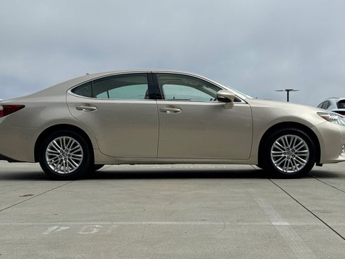 Used 2013 Lexus ES 350 w/ Premium Pkg FWD image 7