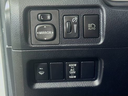 Used 2020 Toyota 4Runner SR5 AWD/4WD image 21