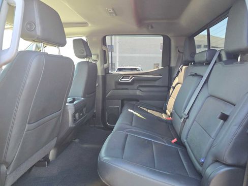 Used 2024 Chevrolet Silverado 1500 LT Trail Boss w/ Convenience Package II image 18