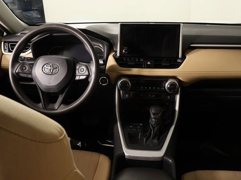 Used 2023 Toyota RAV4 XLE w/ Convenience Package image 39