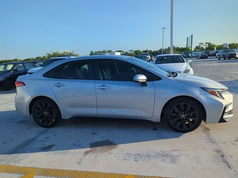 Used 2024 Toyota Corolla SE FWD image 4