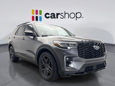 Used 2025 Ford Explorer ST AWD/4WD image 7