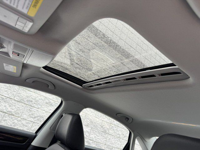 Used 2015 Volkswagen Passat TDI SEL Premium FWD image 25