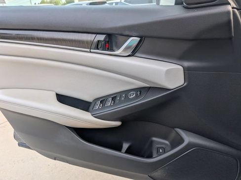 Used 2020 Honda Accord EX image 15