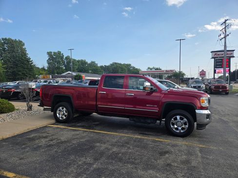 Used 2019 GMC Sierra 2500 SLT AWD/4WD image 1