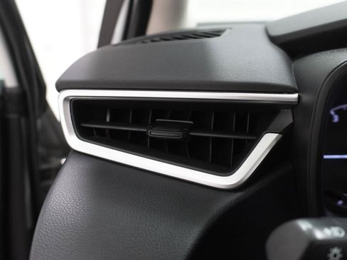 Used 2023 Toyota Corolla LE FWD image 13