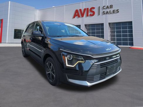 Used 2025 Kia Niro LX FWD image 3
