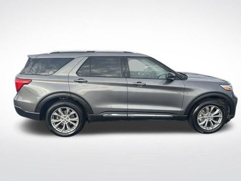 Used 2022 Ford Explorer Limited w/ Equipment Group 301A AWD/4WD image 6