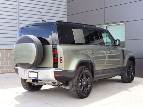 Used 2025 Land Rover Defender 110 S AWD/4WD image 7