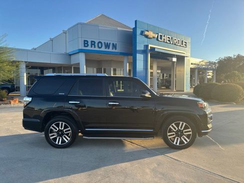 Used 2018 Toyota 4Runner Limited image 1