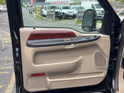 Used 2005 Ford F350 Lariat AWD/4WD image 13