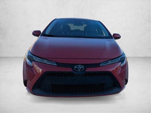 Used 2020 Toyota Corolla LE image 2