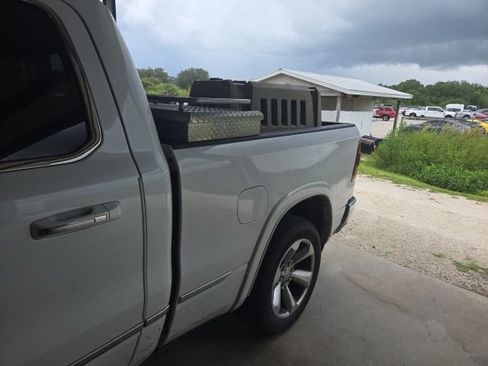 Used 2019 RAM 1500 Limited AWD/4WD image 3