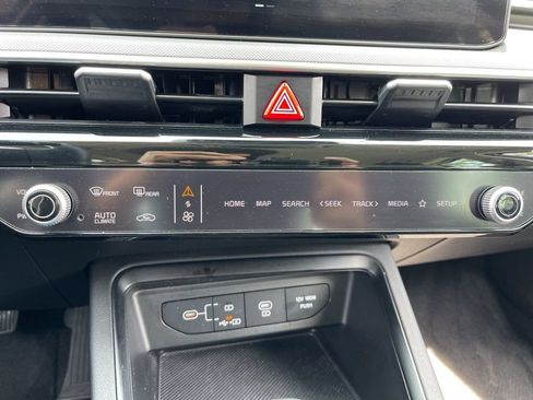 Used 2025 Kia K5 LXS FWD image 12