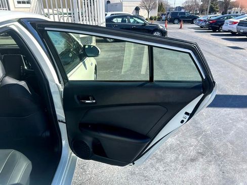 Used 2018 Toyota Prius Prime Premium image 25