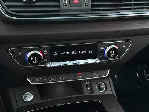 Used 2023 Audi Q5 2.0T Premium w/ Convenience Package image 19