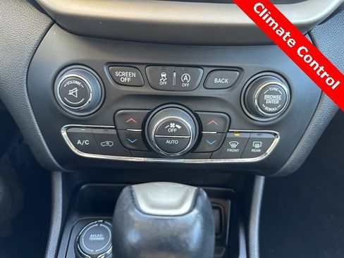 Used 2017 Jeep Cherokee High Altitude w/ Technology Group image 11