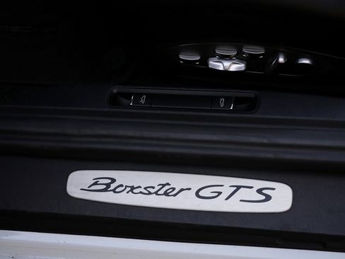Used 2018 Porsche 718 Boxster GTS image 17