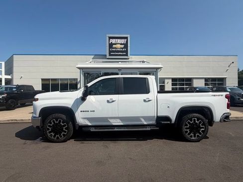 Used 2025 Chevrolet Silverado 2500 LT w/ Convenience Package AWD/4WD image 1