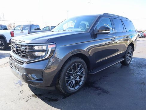 New 2026 Ford Expedition Platinum w/ Stealth Appearance Package image 11