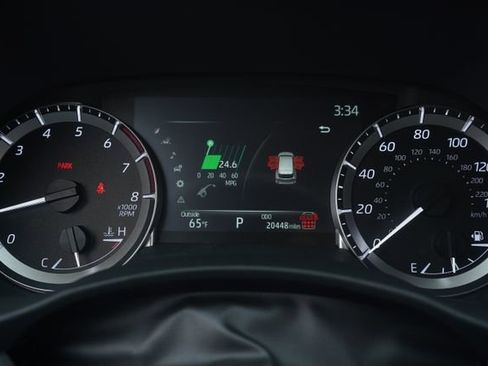 Used 2024 Toyota Highlander LE image 32