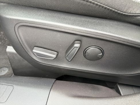 Used 2023 Ford Escape Active image 10