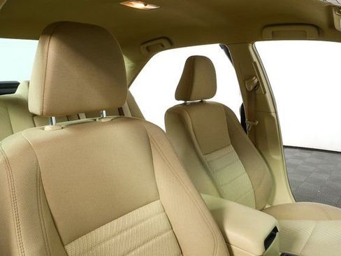 Used 2017 Toyota Camry LE image 18