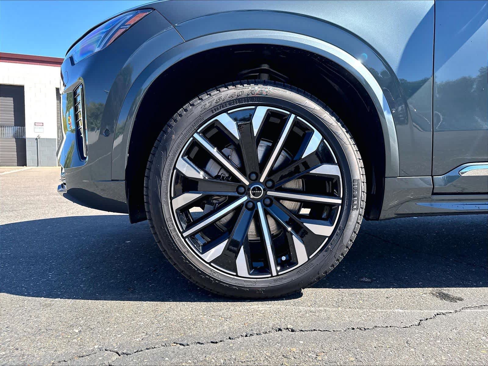 New 2027 Volvo XC90 B6 Plus AWD/4WD image 14