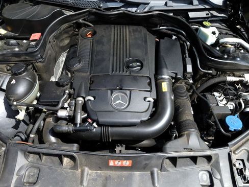 Used 2014 Mercedes-Benz C 250 Sedan image 11