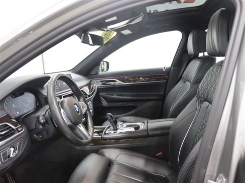 Used 2020 BMW 750i xDrive w/ M Sport Package AWD/4WD image 12