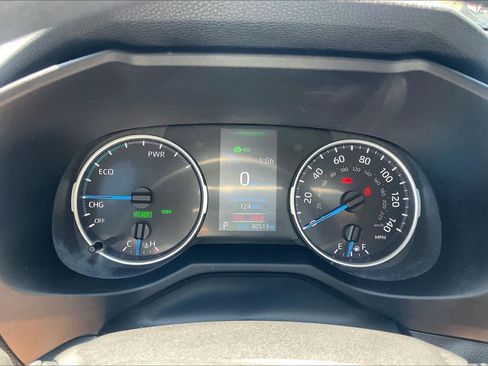 Used 2021 Toyota RAV4 XLE w/ Convenience Package AWD/4WD image 26