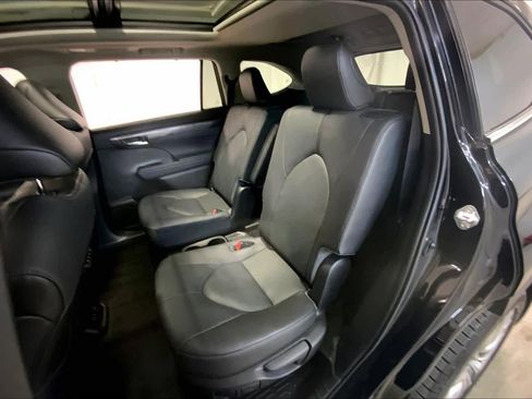 Used 2020 Toyota Highlander Platinum image 20