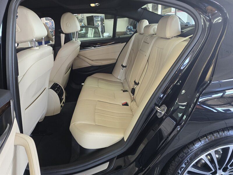 Used 2017 BMW 530i RWD image 12