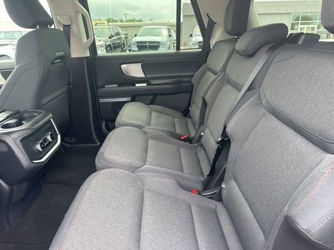 Used 2025 Ford Expedition Active AWD/4WD image 28