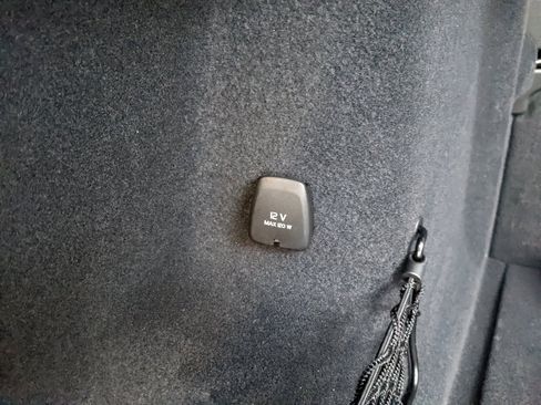 Certified 2024 Volvo XC60 T8 Ultimate w/ Climate Package image 28