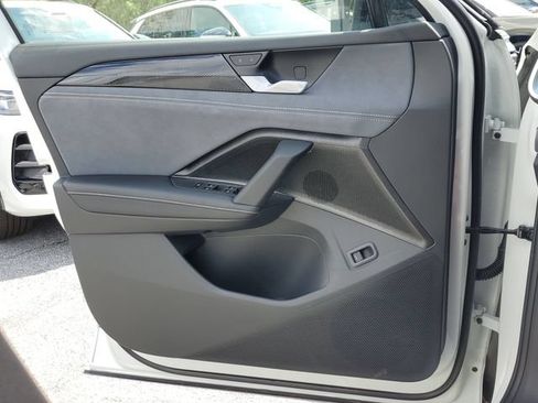 New 2026 Volkswagen Tiguan SE R-Line FWD image 29